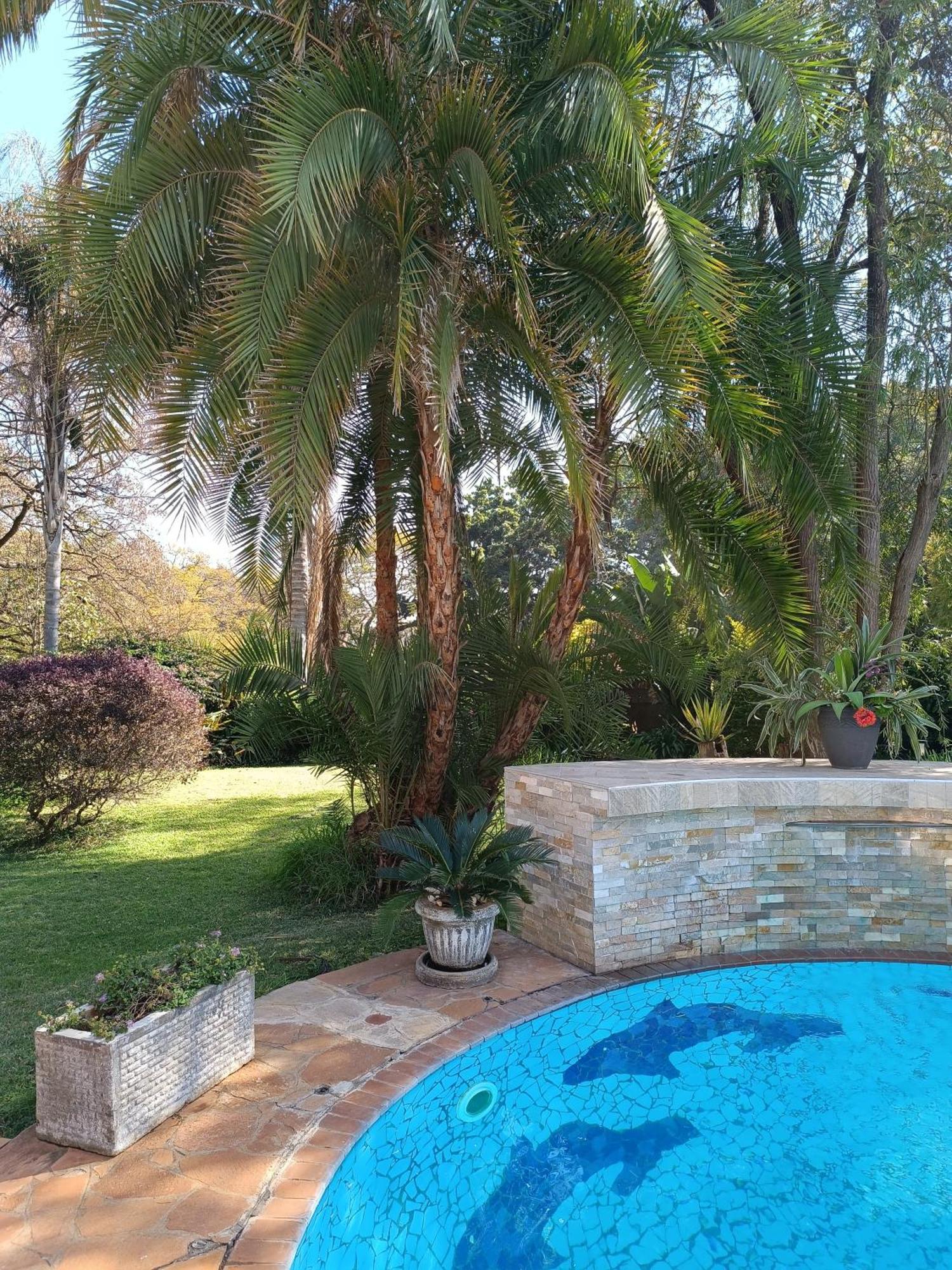 Jacaranda Hotel Harare Exterior photo